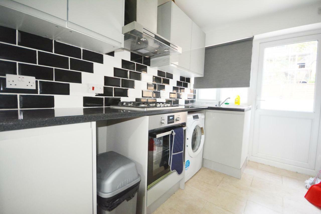 London Zone 2 Three Bedroom Apartment Exterior foto